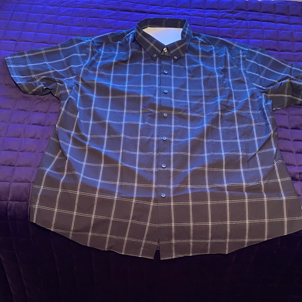 Van Heusen Black Plaid Button Down Short Sleeve Shirt, nwot